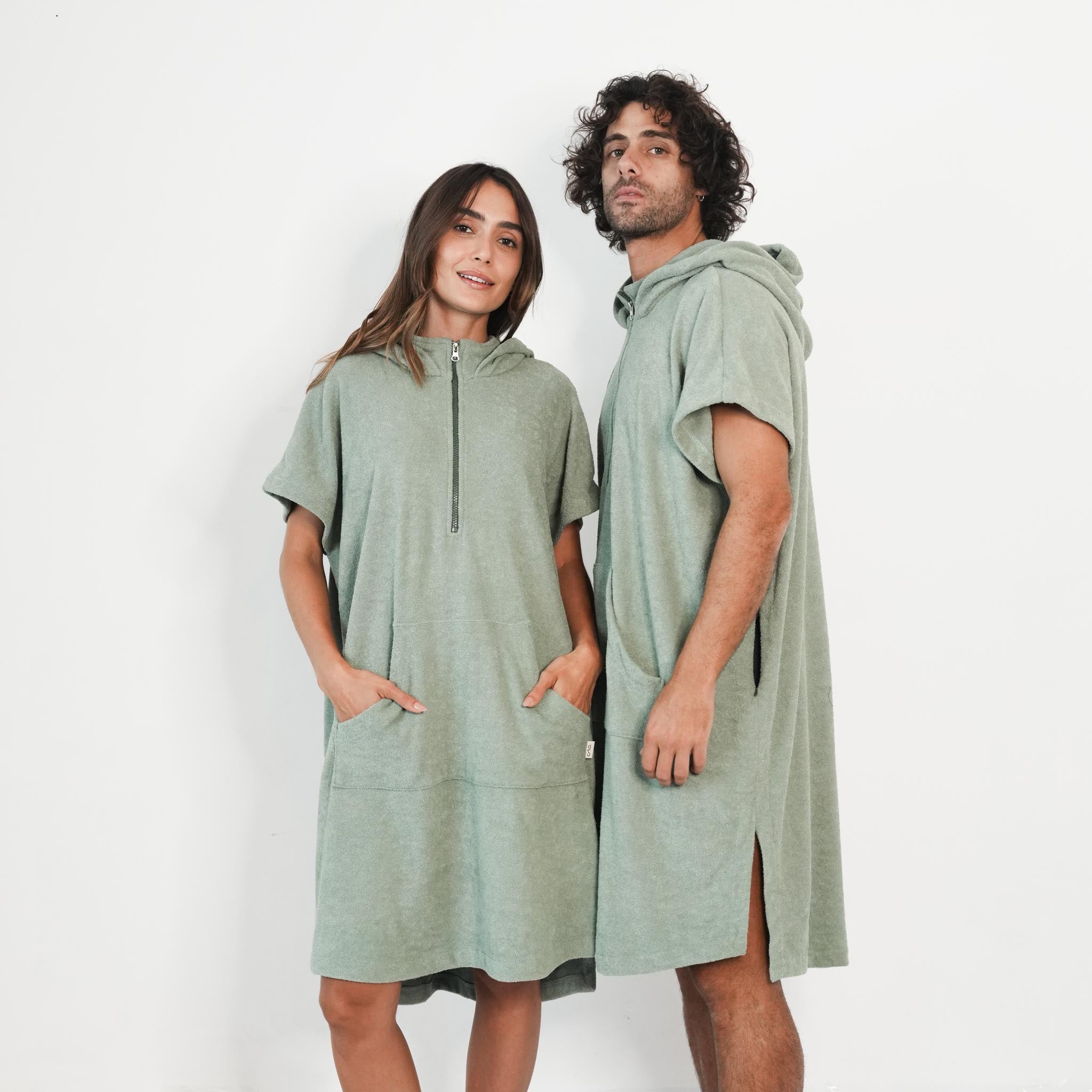 ZIPPERS PONCHO UNISEX